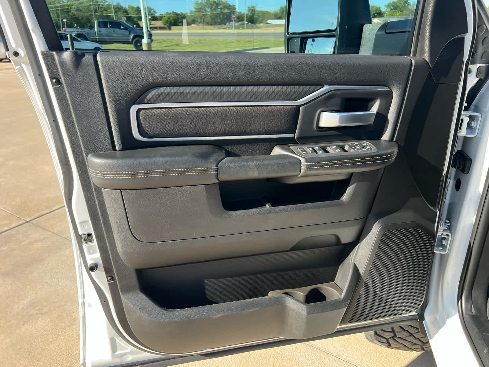 2025 RAM 3500 Big Horn Crew Cab 4x4 8' Box