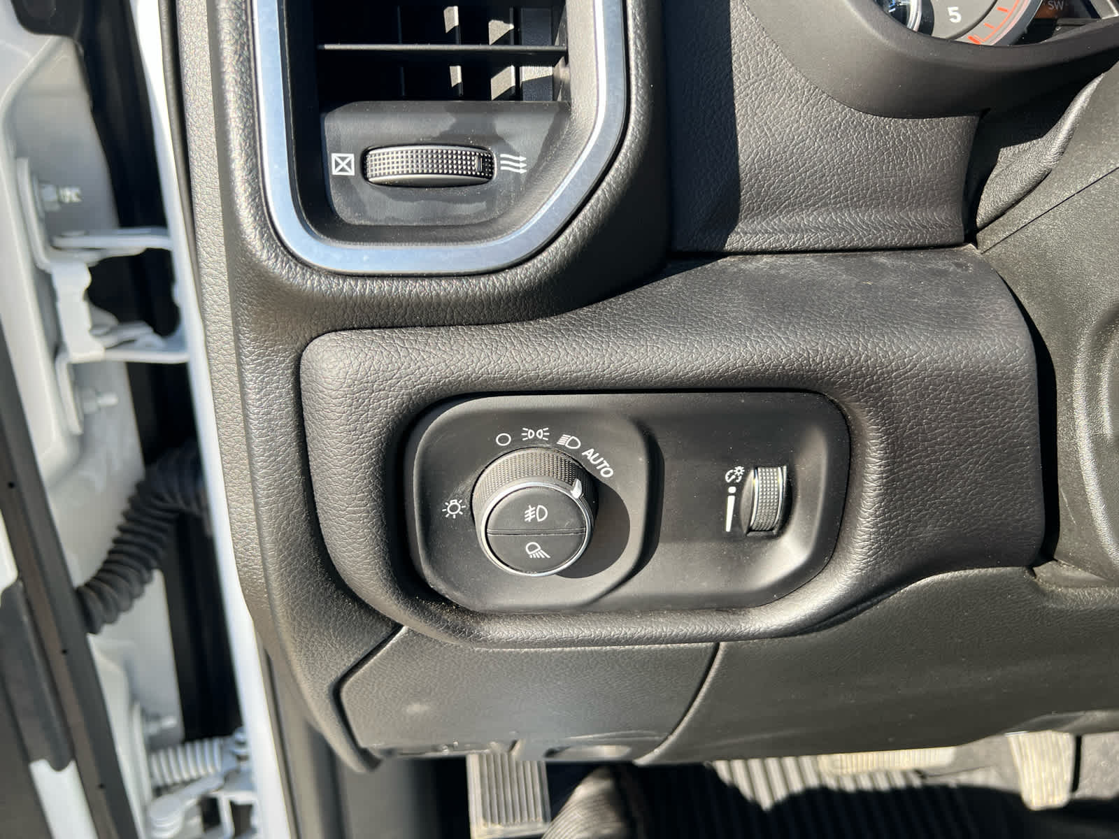 2025 RAM 3500 Big Horn Crew Cab 4x4 8' Box