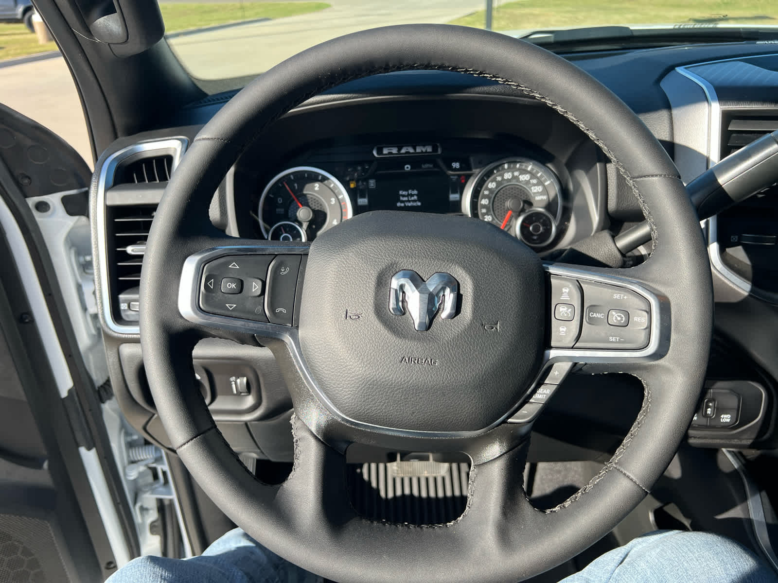 2025 RAM 3500 Big Horn Crew Cab 4x4 8' Box