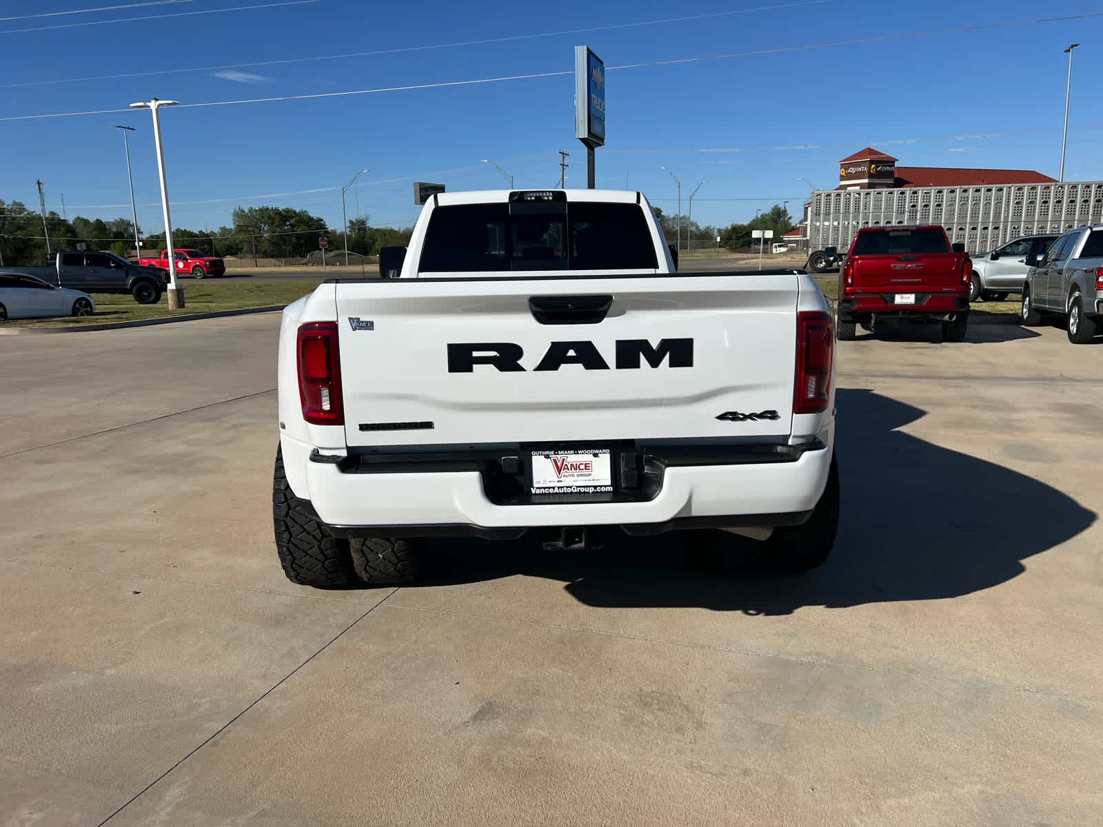 2025 RAM 3500 Big Horn Crew Cab 4x4 8' Box