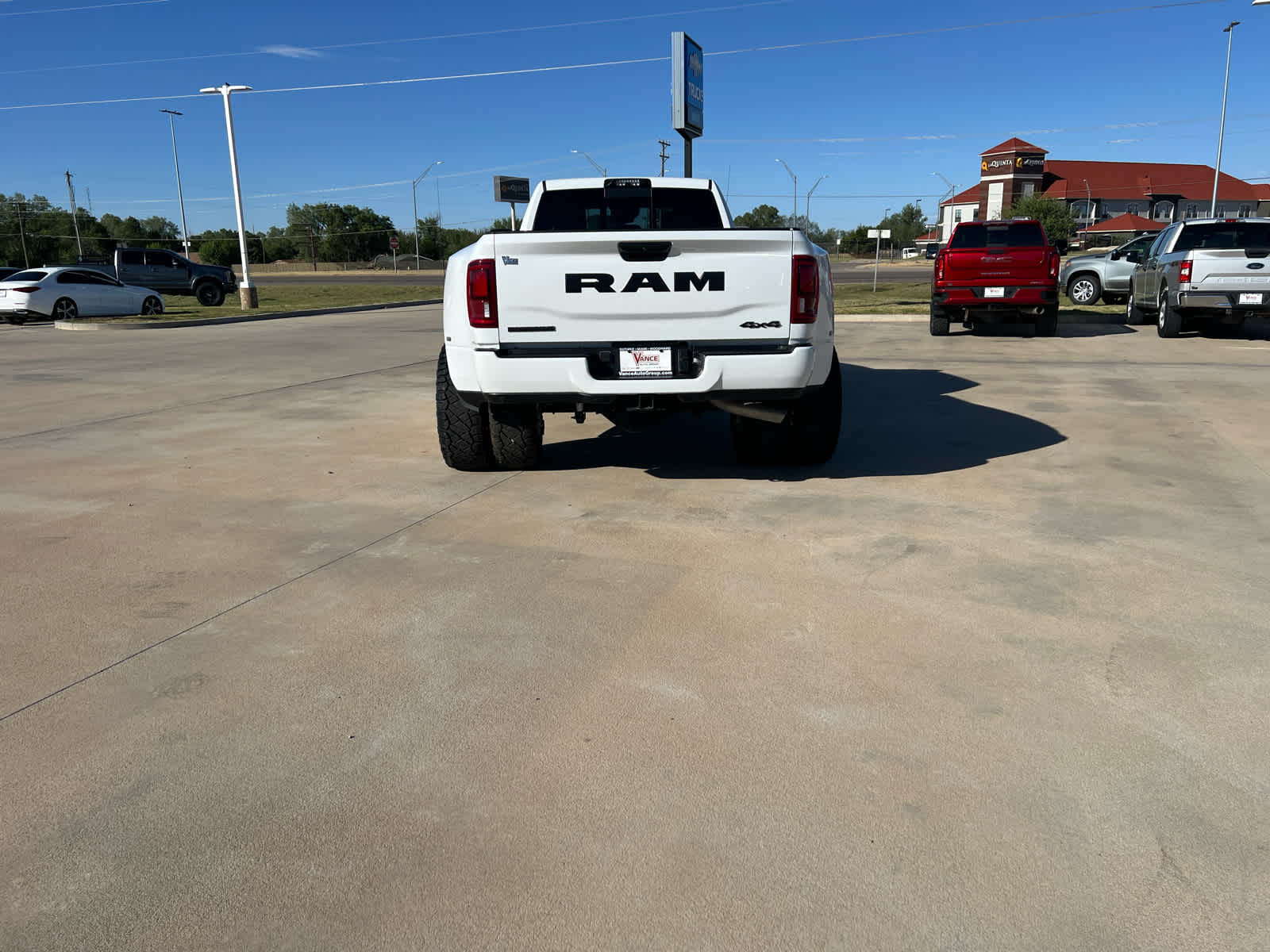 2025 RAM 3500 Big Horn Crew Cab 4x4 8' Box