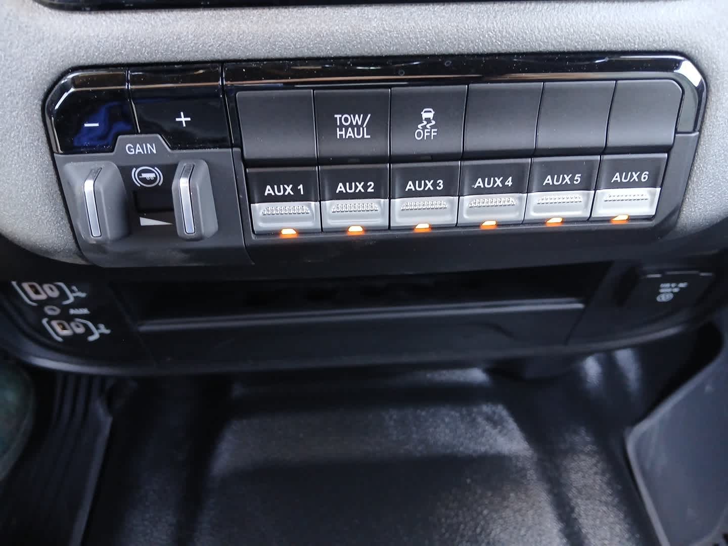 2025 RAM 3500 Tradesman Crew Cab 4x4 8' Box