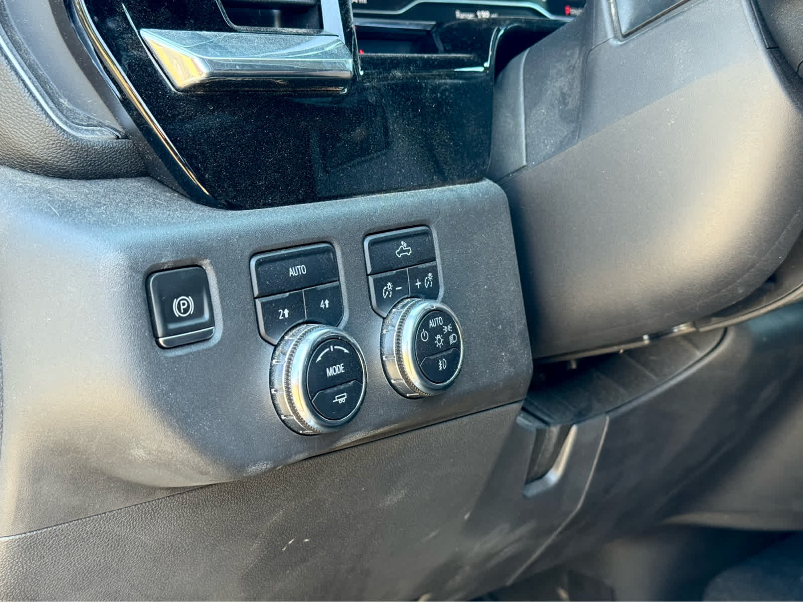 2022 GMC Sierra 1500 4WD Crew Cab Short Box Elevation