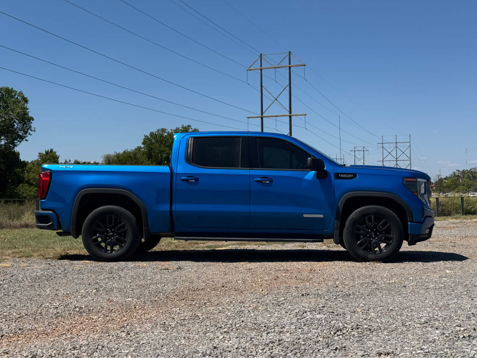 2022 GMC Sierra 1500 4WD Crew Cab Short Box Elevation