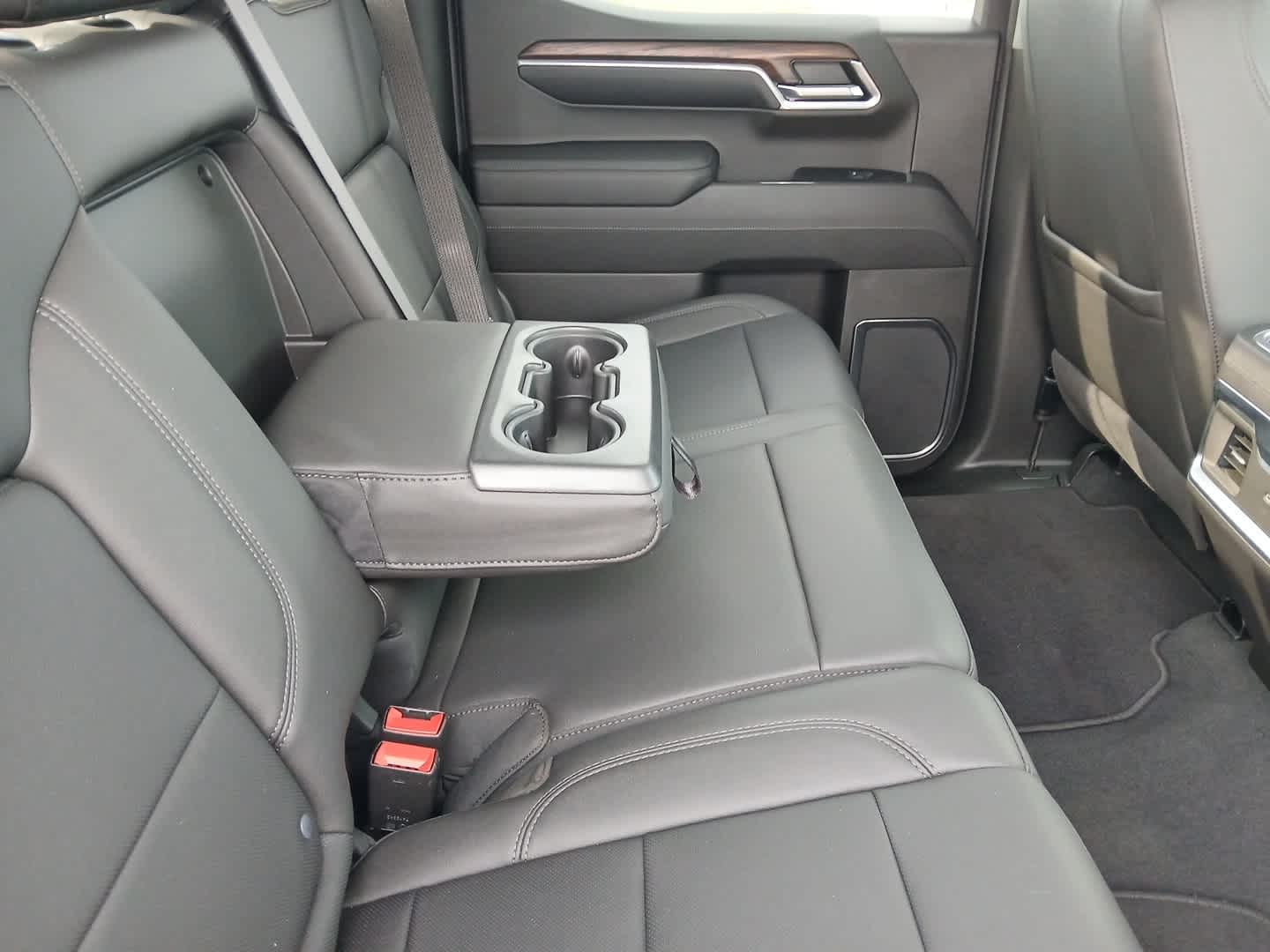 2024 GMC Sierra 1500 4WD Crew Cab Short Box SLT