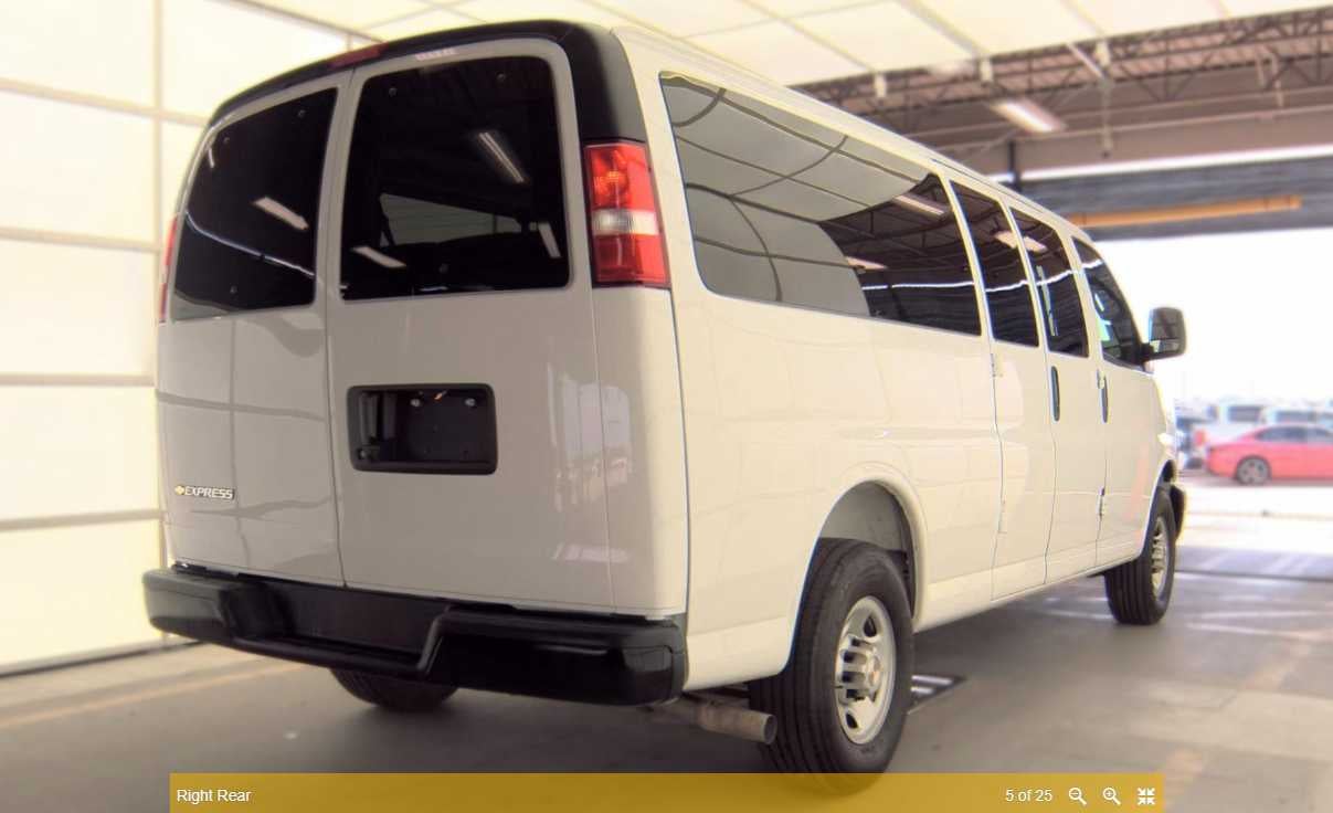 2025 Chevrolet Express Passenger 1LS