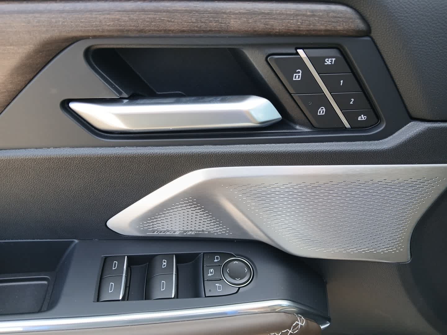 2027 GMC Acadia Denali Ultimate