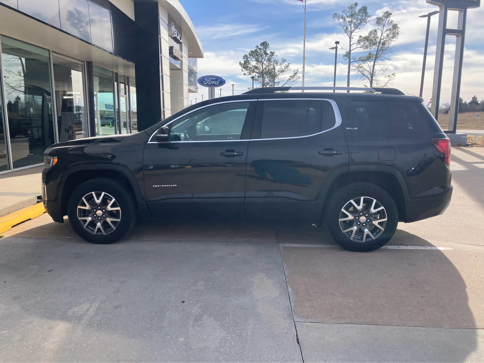 2023 GMC Acadia SLE