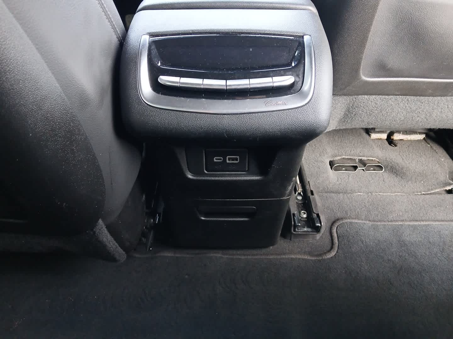 2025 Cadillac XT6 Luxury