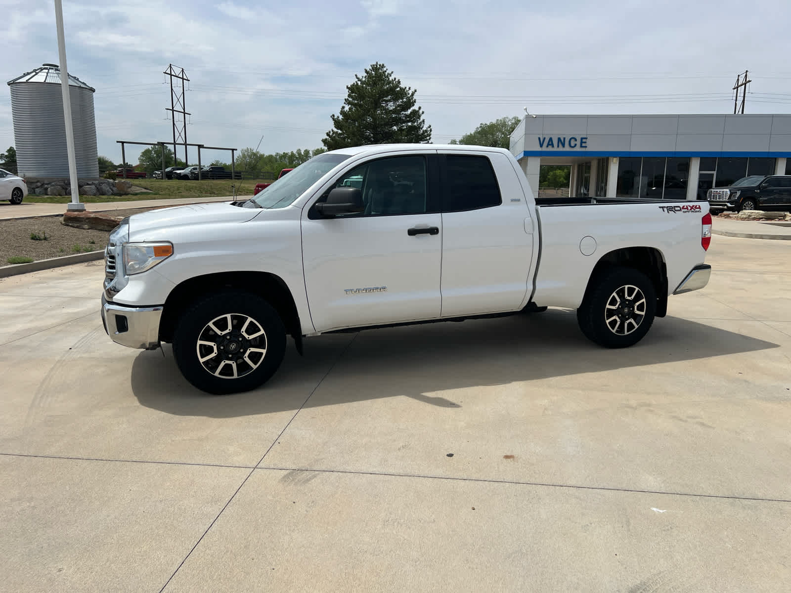 2016 Toyota Tundra 4WD Truck SR