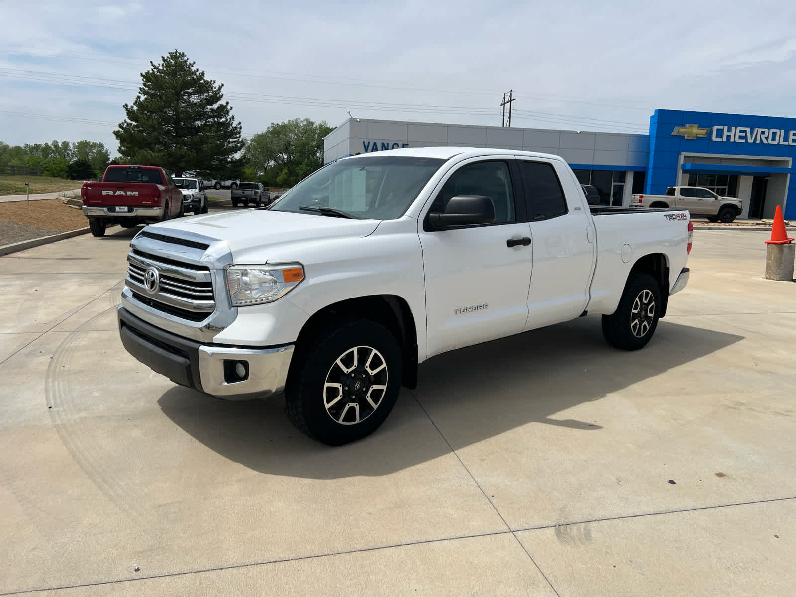 2016 Toyota Tundra 4WD Truck SR