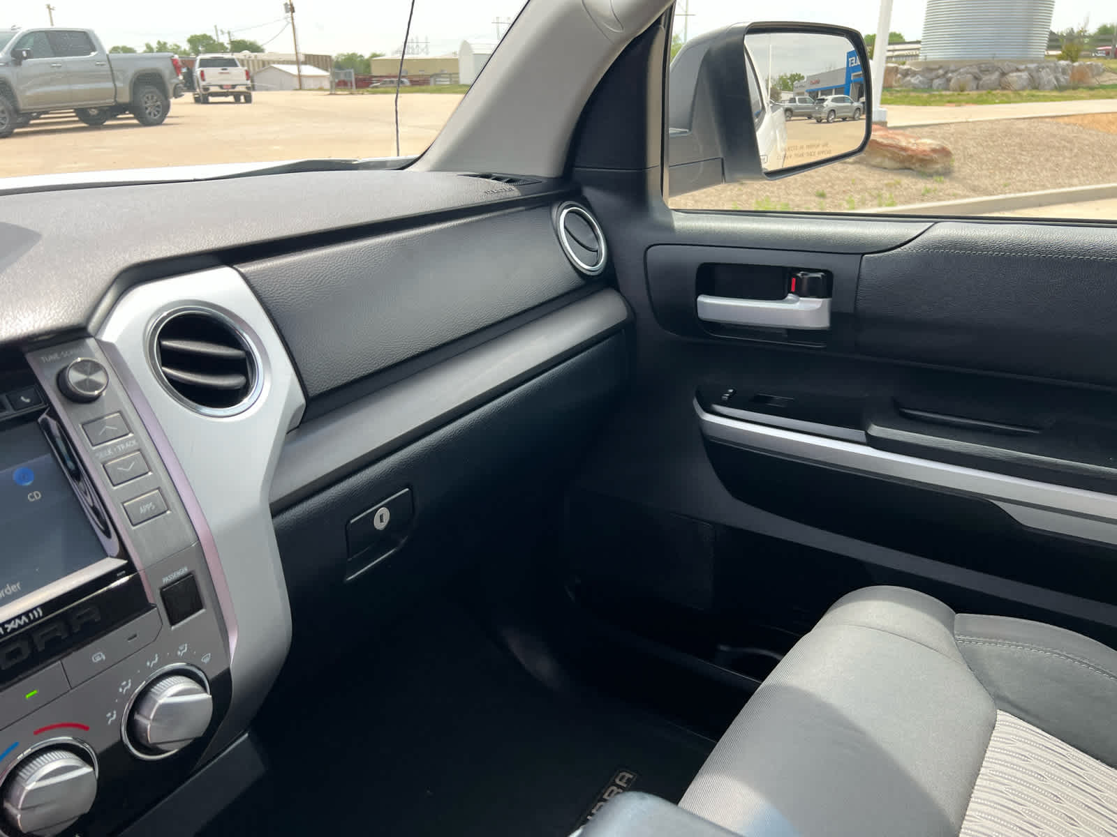 2016 Toyota Tundra 4WD Truck SR