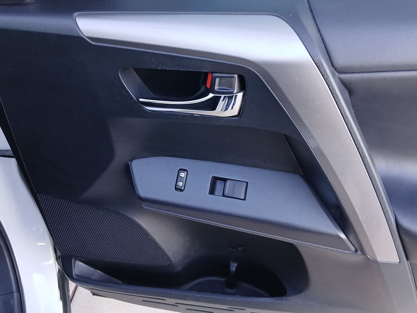 2018 Toyota RAV4 Hybrid LE Plus