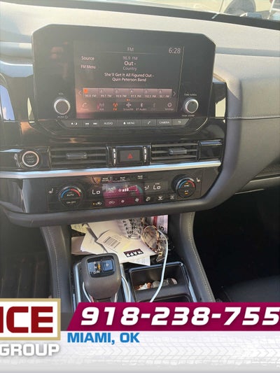 2022 Nissan Pathfinder SV