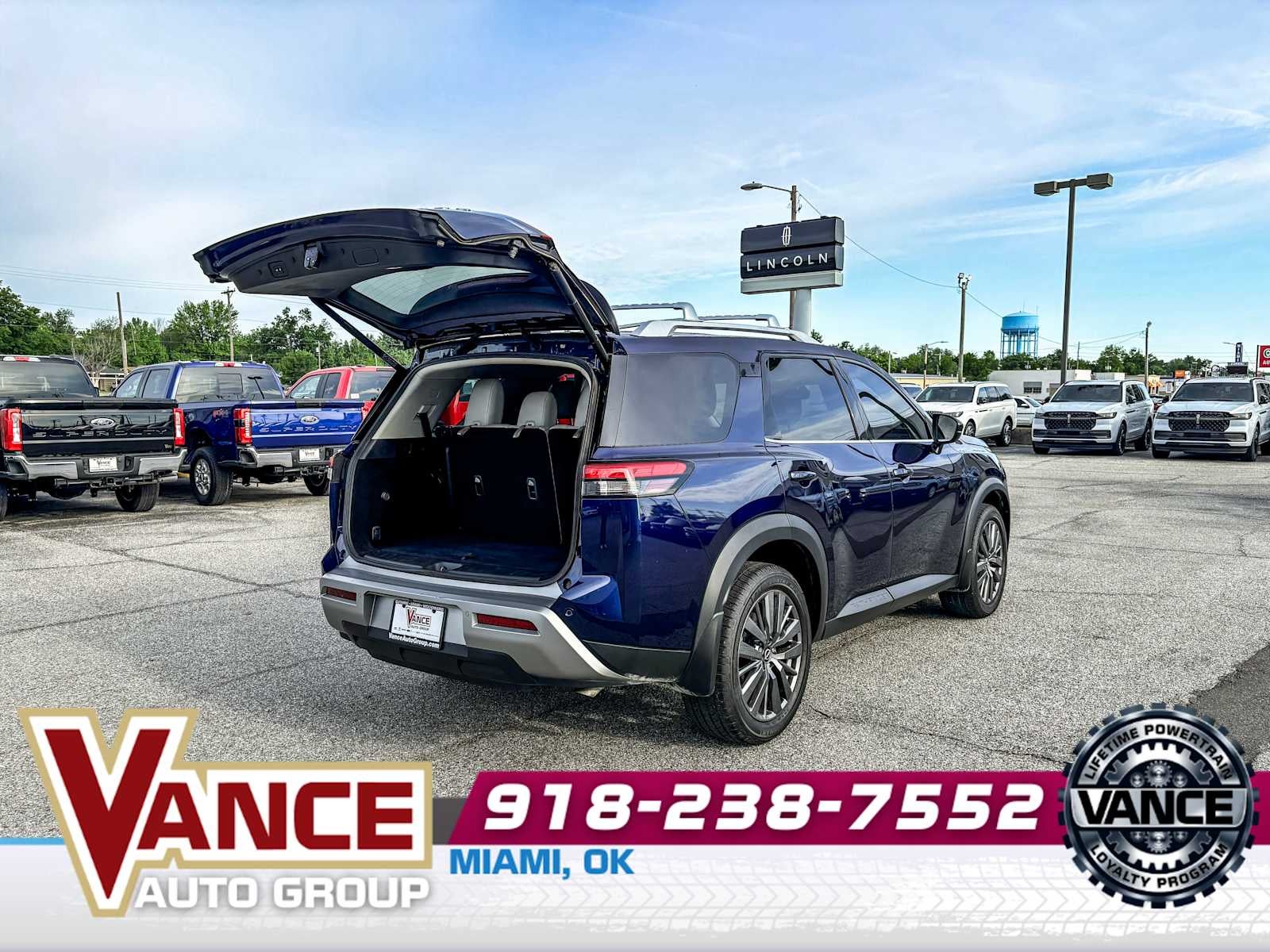 2024 Nissan Pathfinder SL