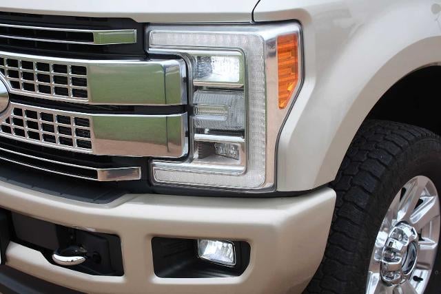2017 Ford Super Duty F-350 SRW Pickup Platinum