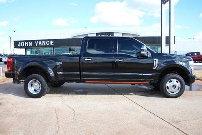 2022 Ford Super Duty F-350 DRW Platinum